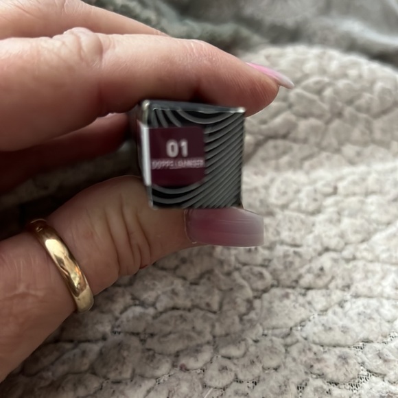 Aurora ultimate shine lipgloss variety of colors - Picture 7 of 7